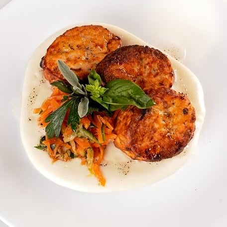 Salmon Fishcakes with Zucchini and Carrot Noodles and Bechamel Sauce, 11 oz